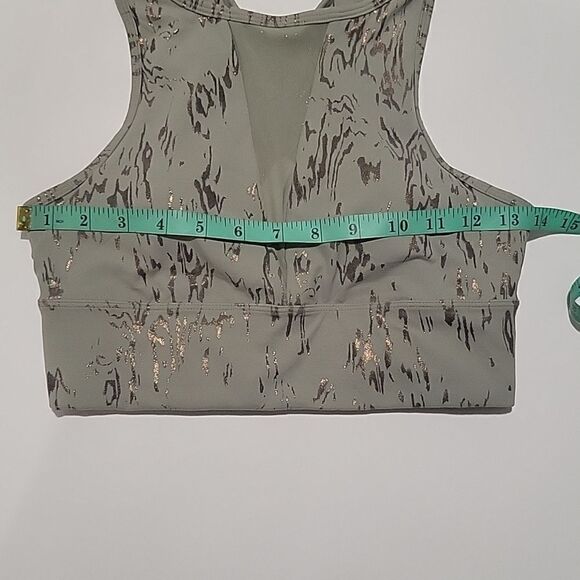 Sweaty Betty x Halle Berry Athena Sports Bra - Picture 14 of 15